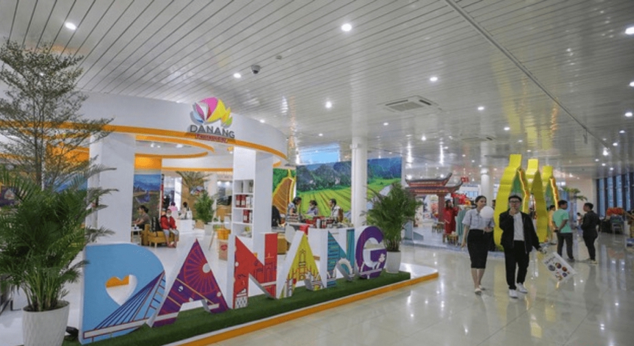 Hội chợ Du lịch quốc tế Việt Nam- VITM 2022 lần đầu tổ chức tại Đà Nẵng: đã thu hút hơn 300 gian hàng, 365 Buyer quốc tế và nội địa, cùng 3.680 cuộc gặp mặt, trao đổi giữa người mua và người bán.