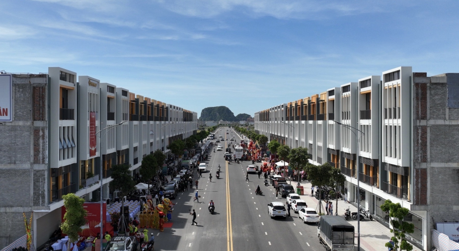 Khai trương văn phòng của 16 đơn vị đại lý bán hàng dự án biệt thự đảo Đồng Nò tại Đà Nẵng